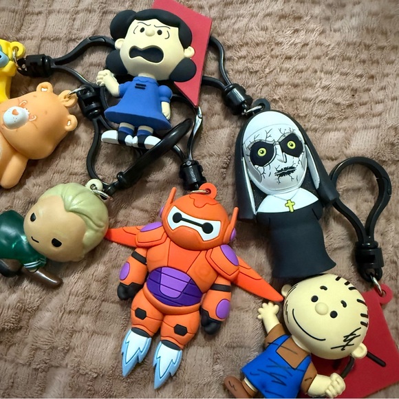 Miscellaneous Character Keychains/Magnet - Picture 3 of 7
